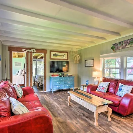 Renovated Sargent Cabin With Furnished Deck And Dock!
